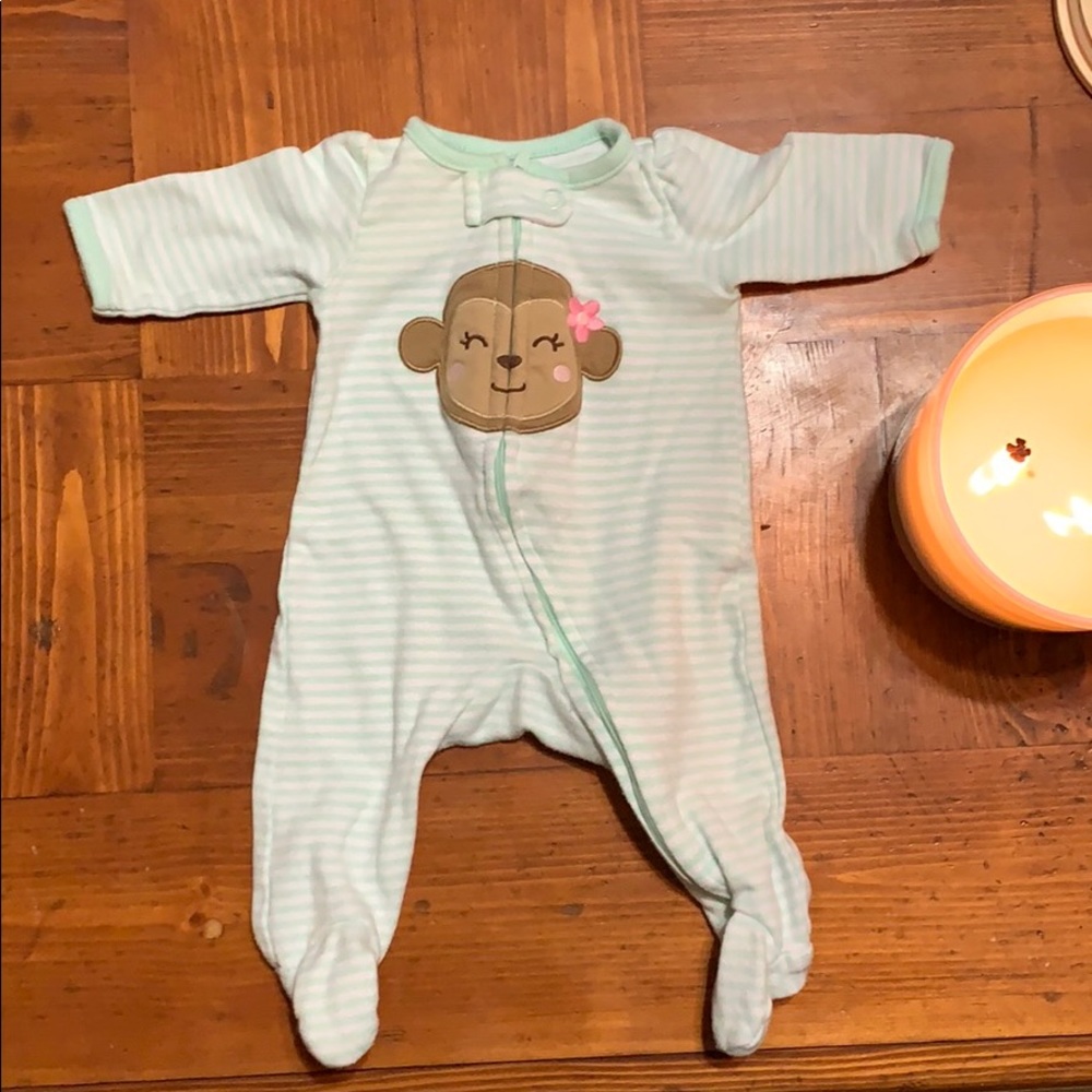 🎀Cute baby zip up footsie (no stains like new)